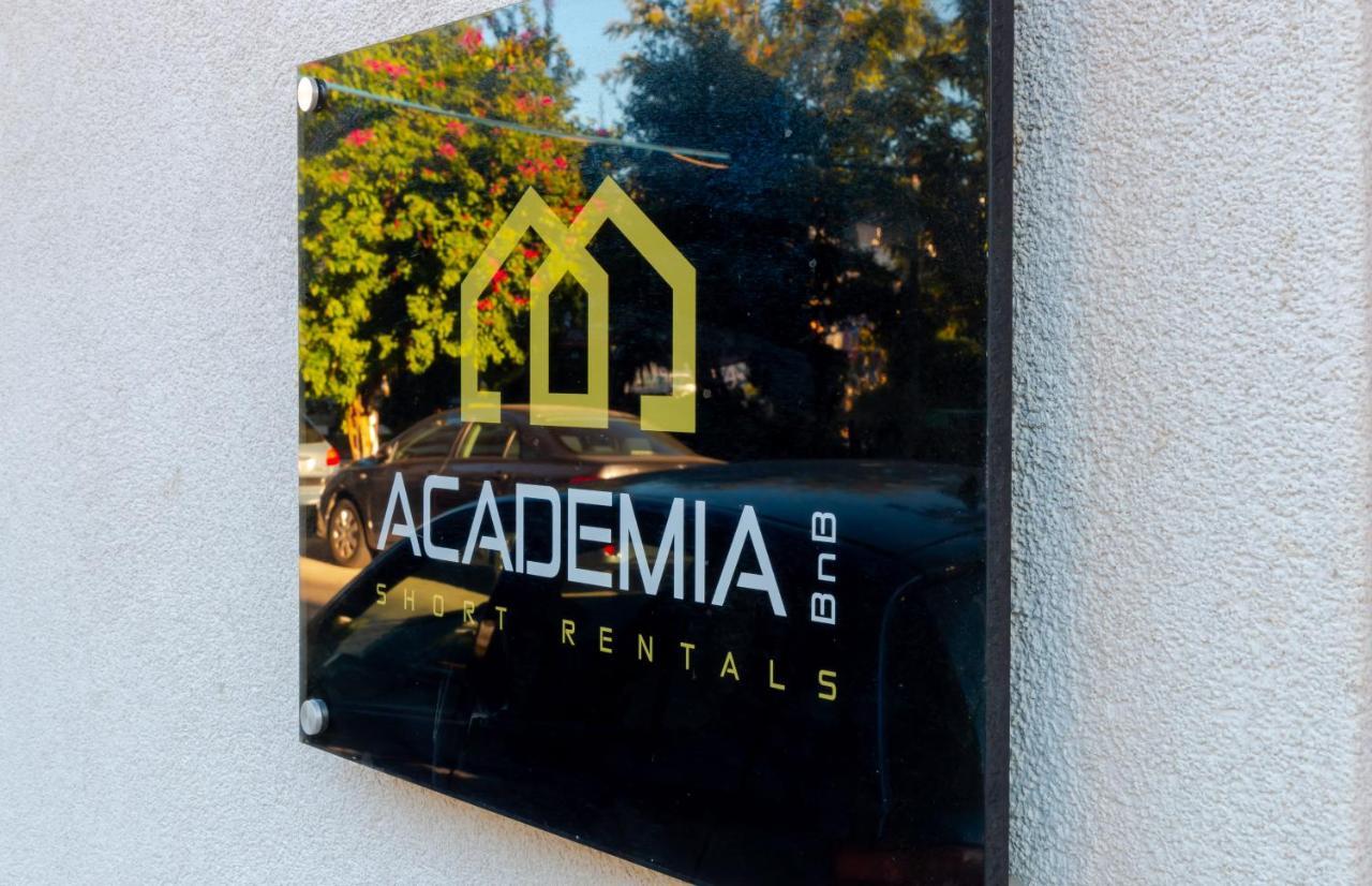 Academia Apartments By The Park Atena Exterior foto
