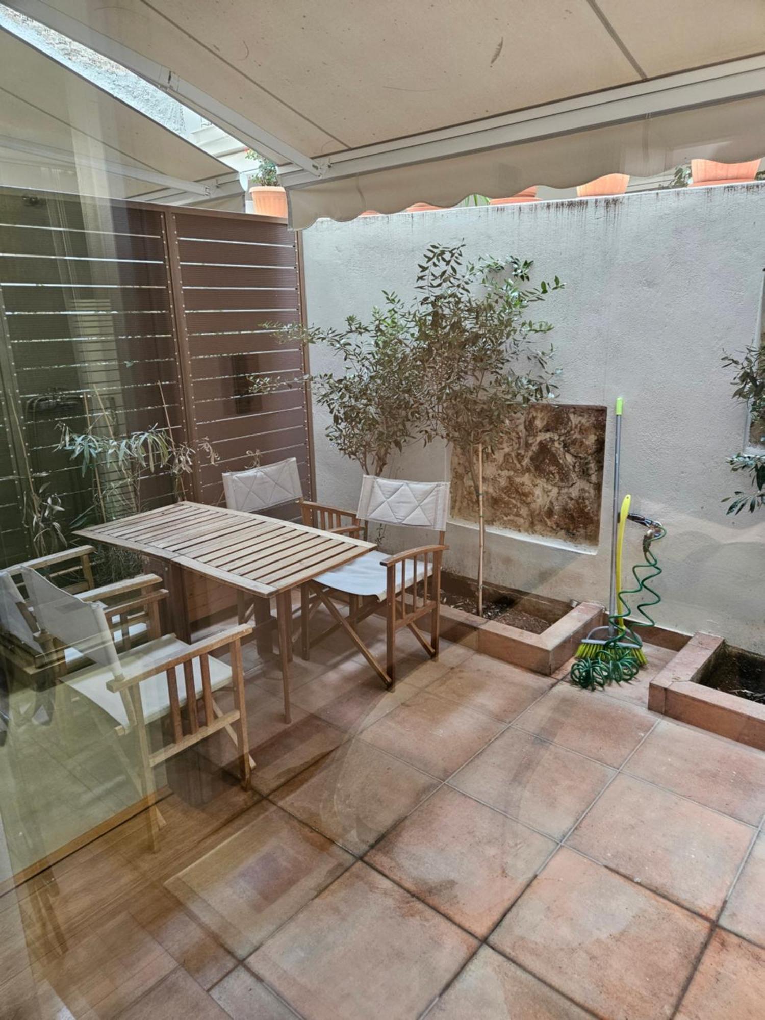 Academia Apartments By The Park Atena Exterior foto